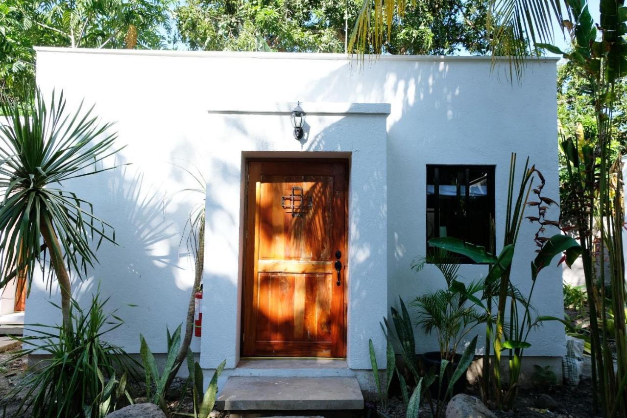 Hostel Mad Monkey Dumaguete Dumaguete City Exterior foto