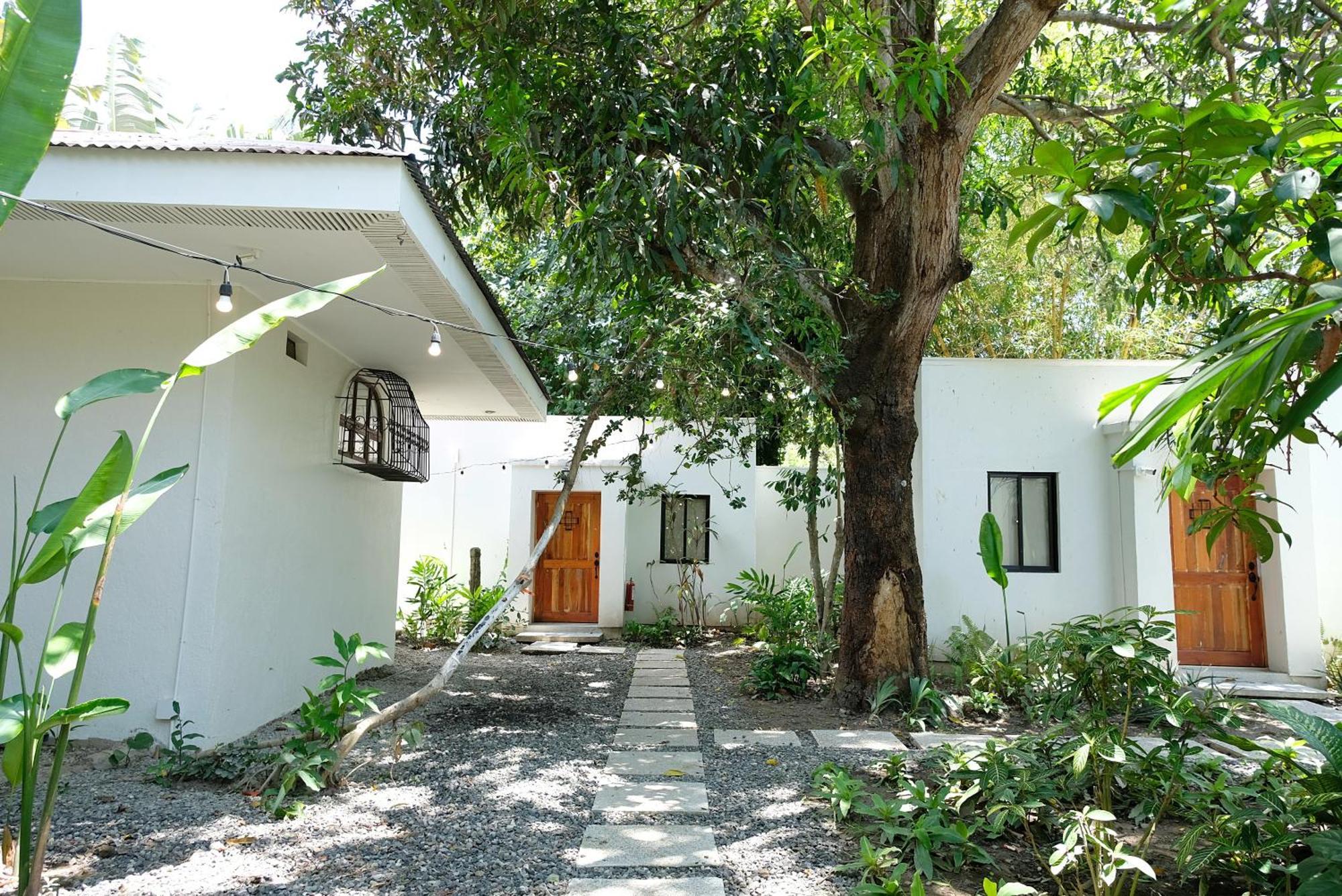 Hostel Mad Monkey Dumaguete Dumaguete City Exterior foto