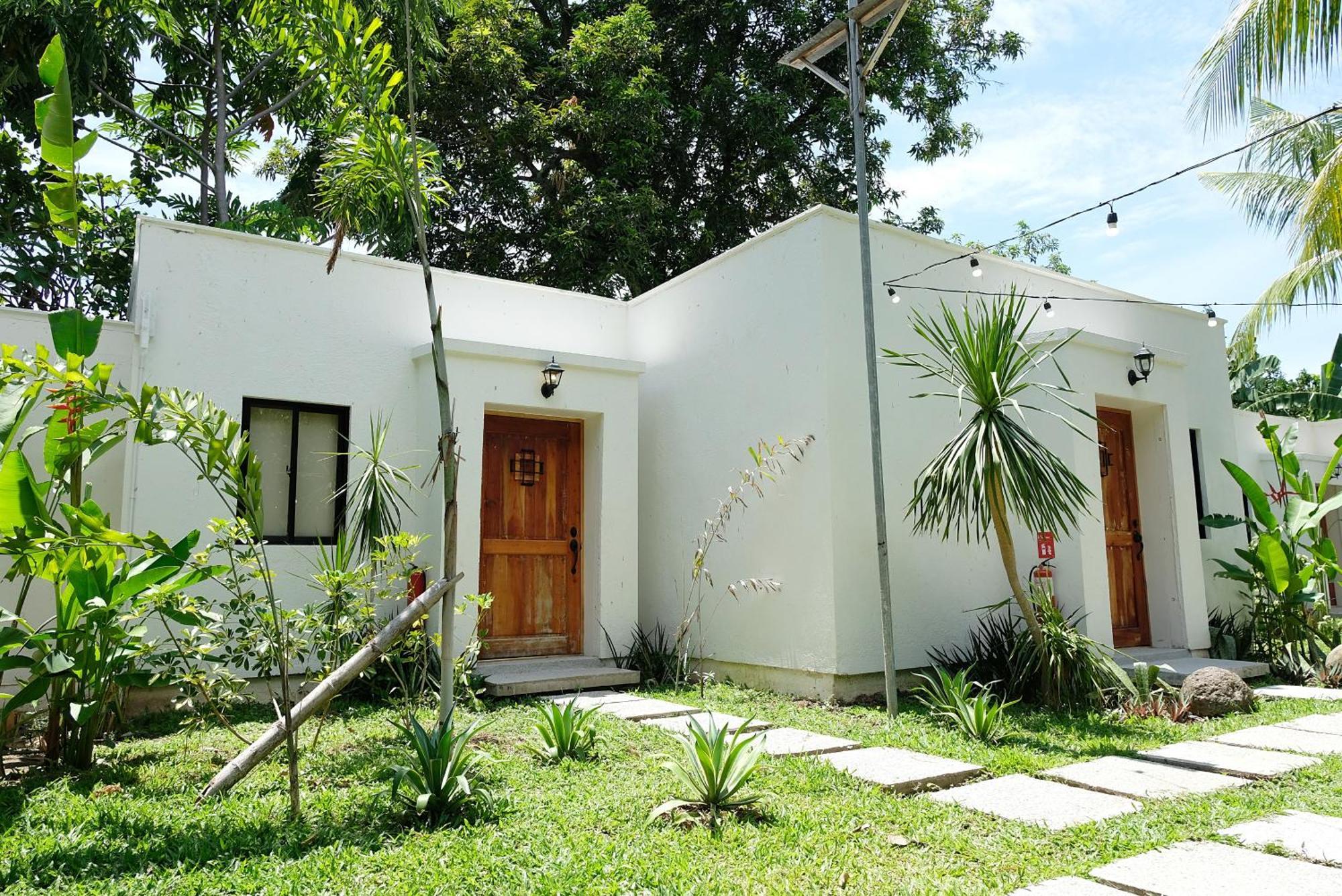 Hostel Mad Monkey Dumaguete Dumaguete City Exterior foto
