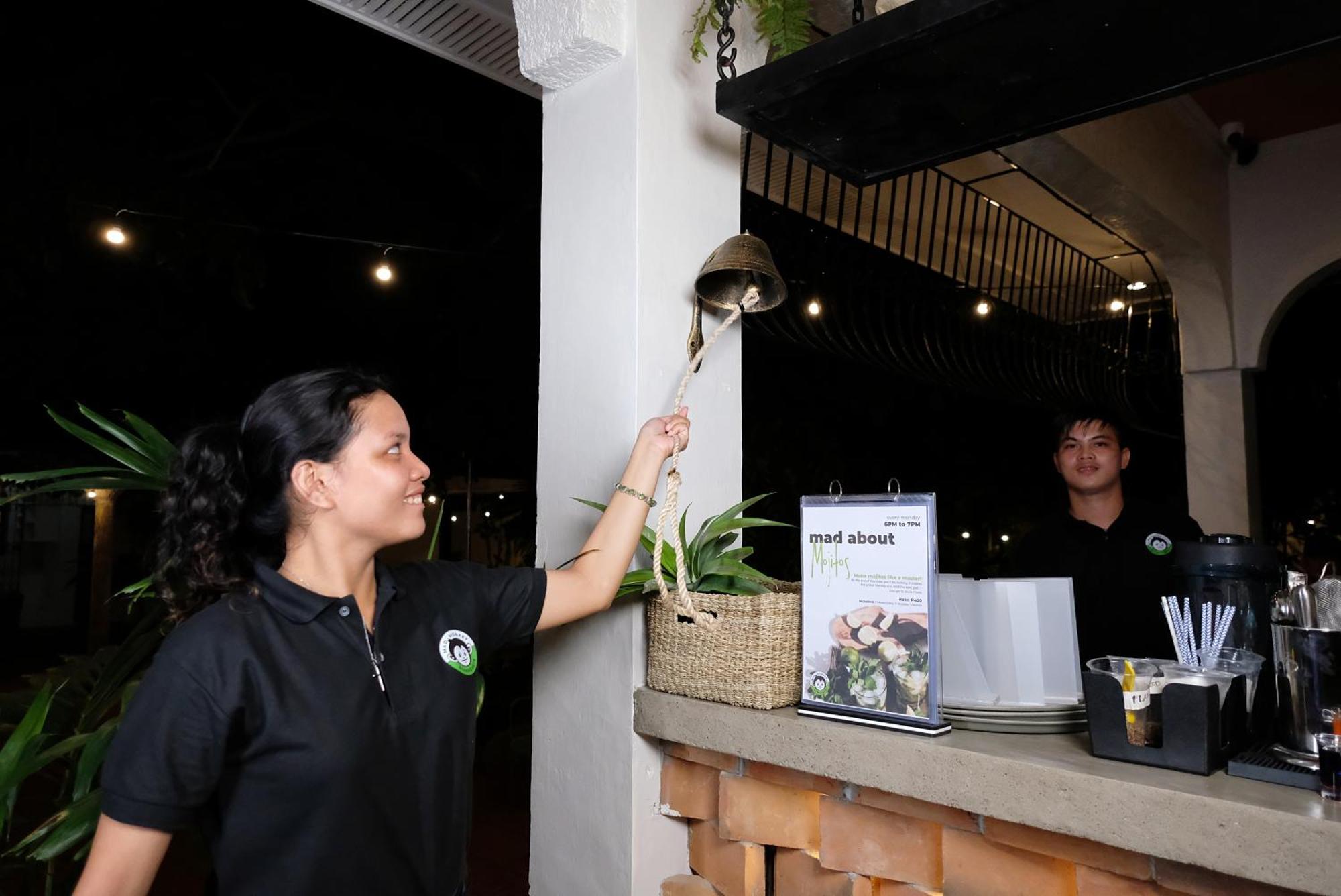 Hostel Mad Monkey Dumaguete Dumaguete City Exterior foto